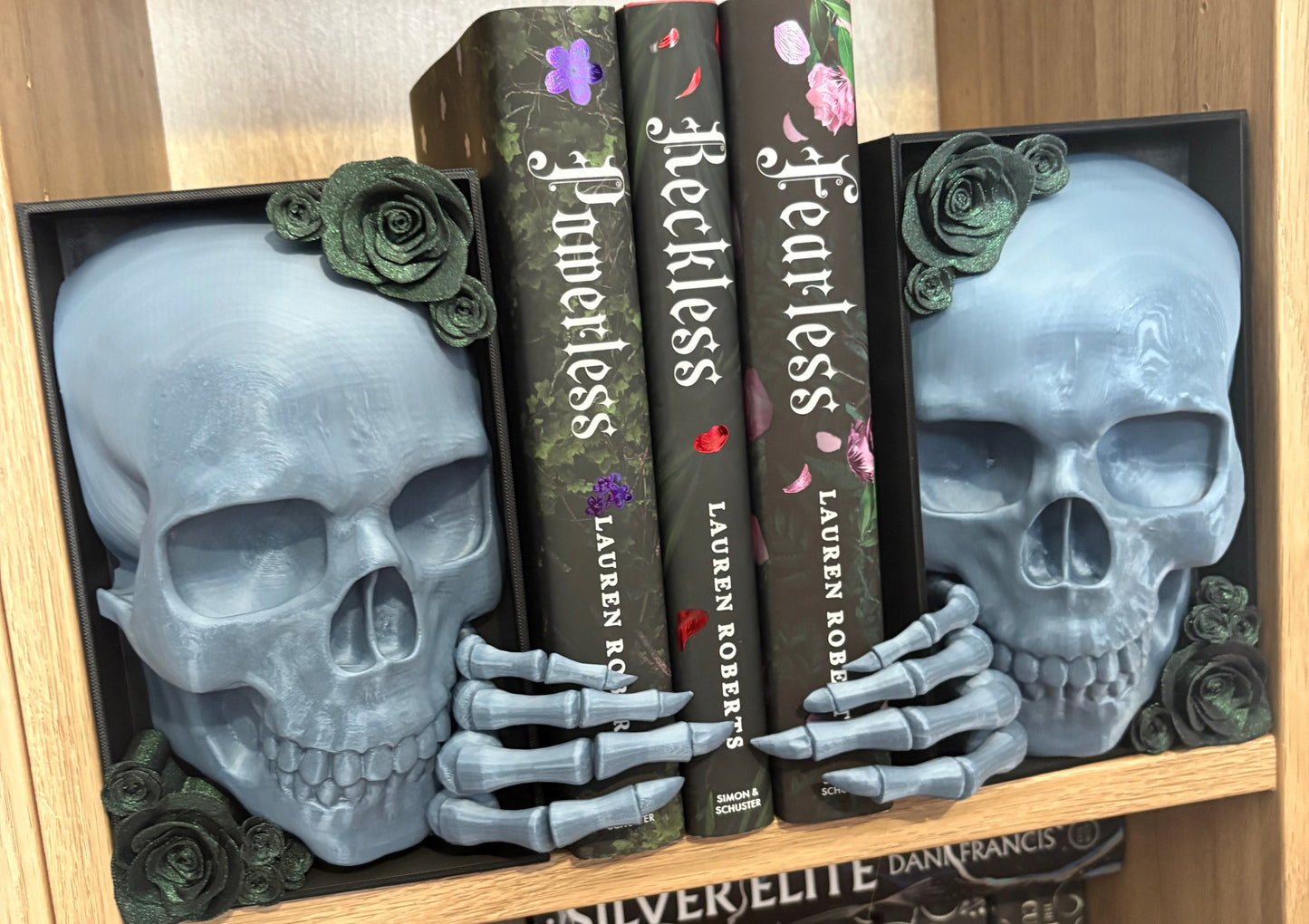 Dark Romance - 2x Greyish Blue Emerging Skull with Green Glitter Roses