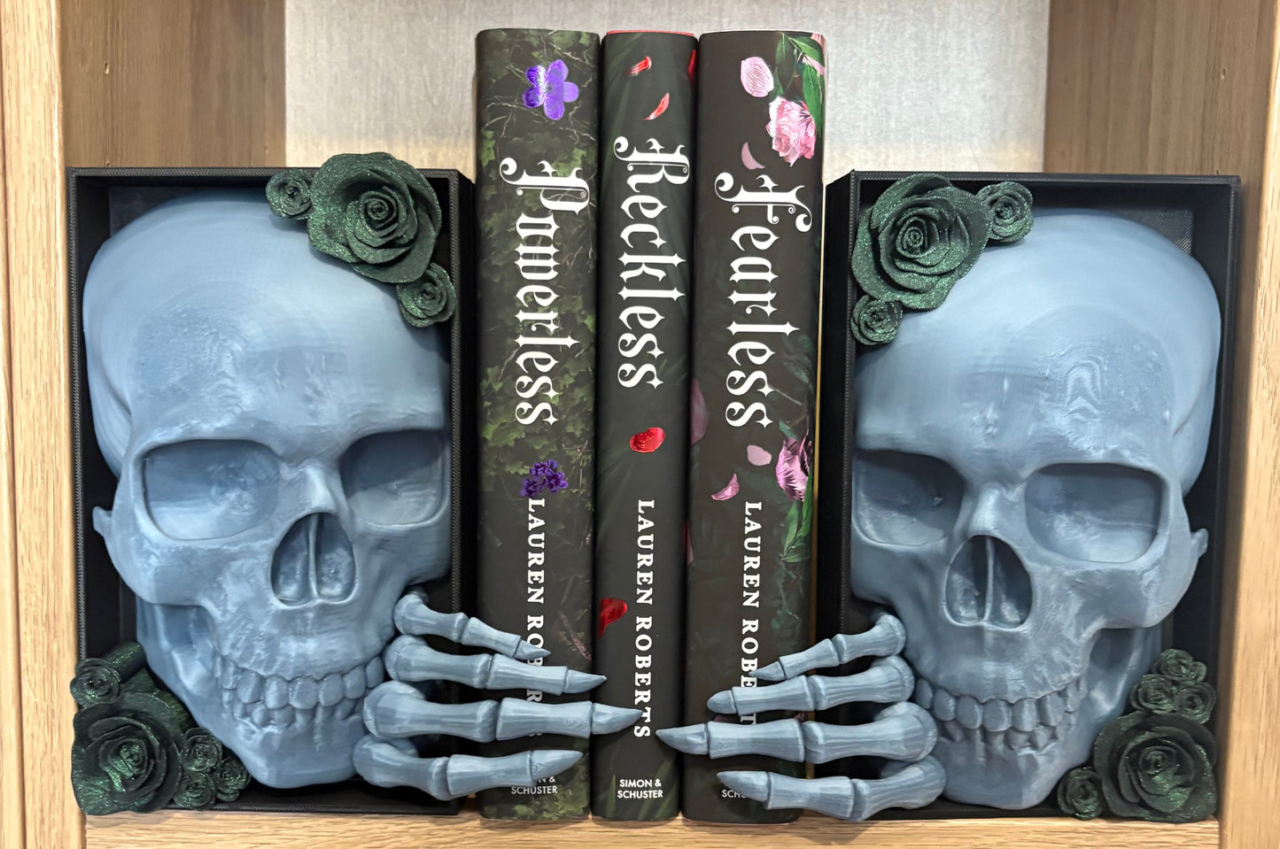 Dark Romance - 2x Greyish Blue Emerging Skull with Green Glitter Roses