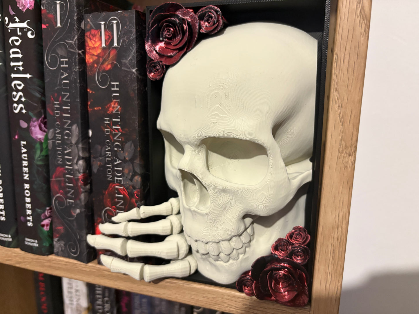 Dark Romance - Emerging Skull with 2 tone red/black roses