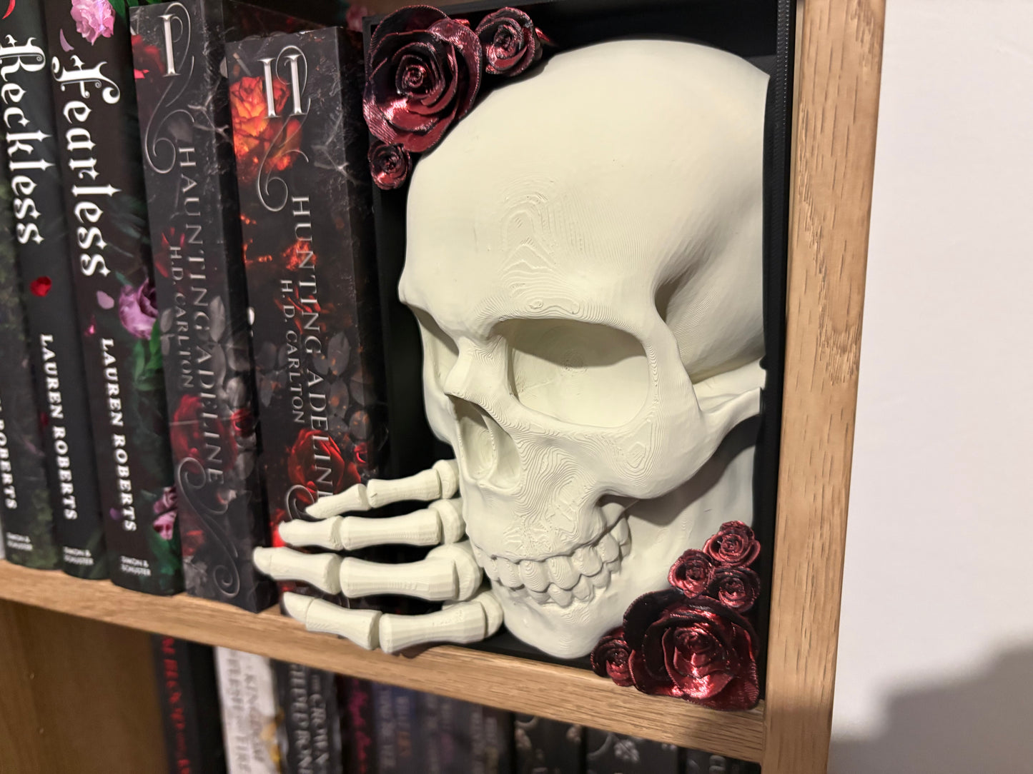 Dark Romance - Emerging Skull with 2 tone red/black roses