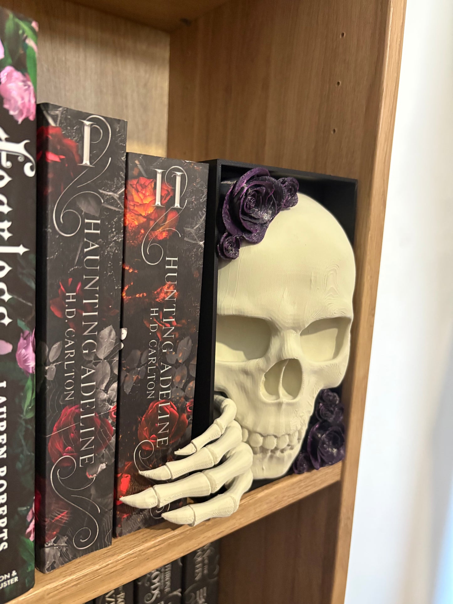 Dark Romance - Emerging Skull with 2 tone Purple/Black roses