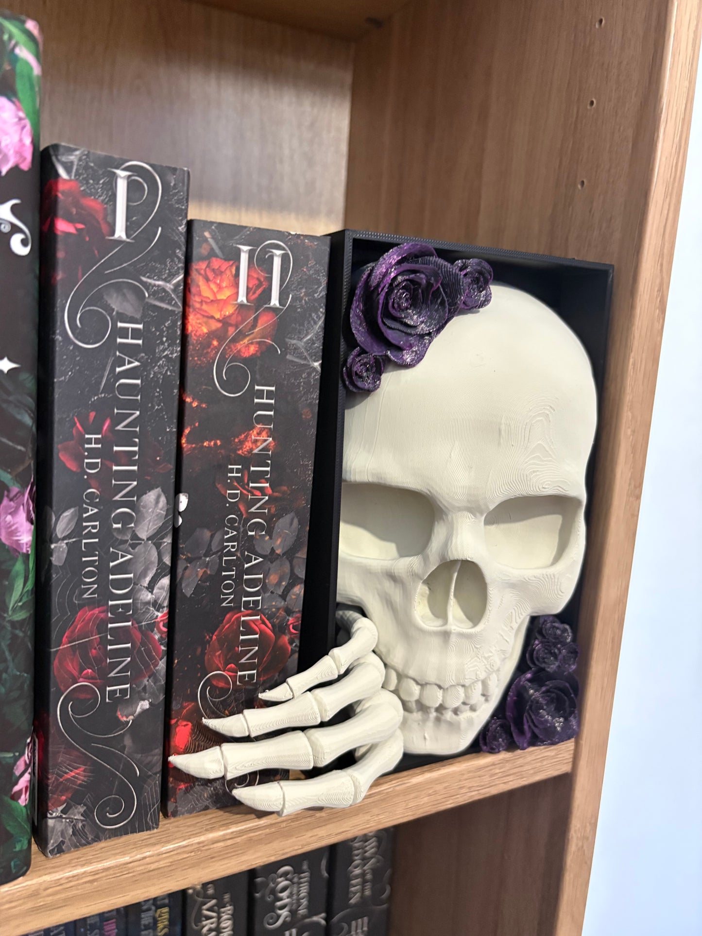 Dark Romance - Emerging Skull with 2 tone Purple/Black roses