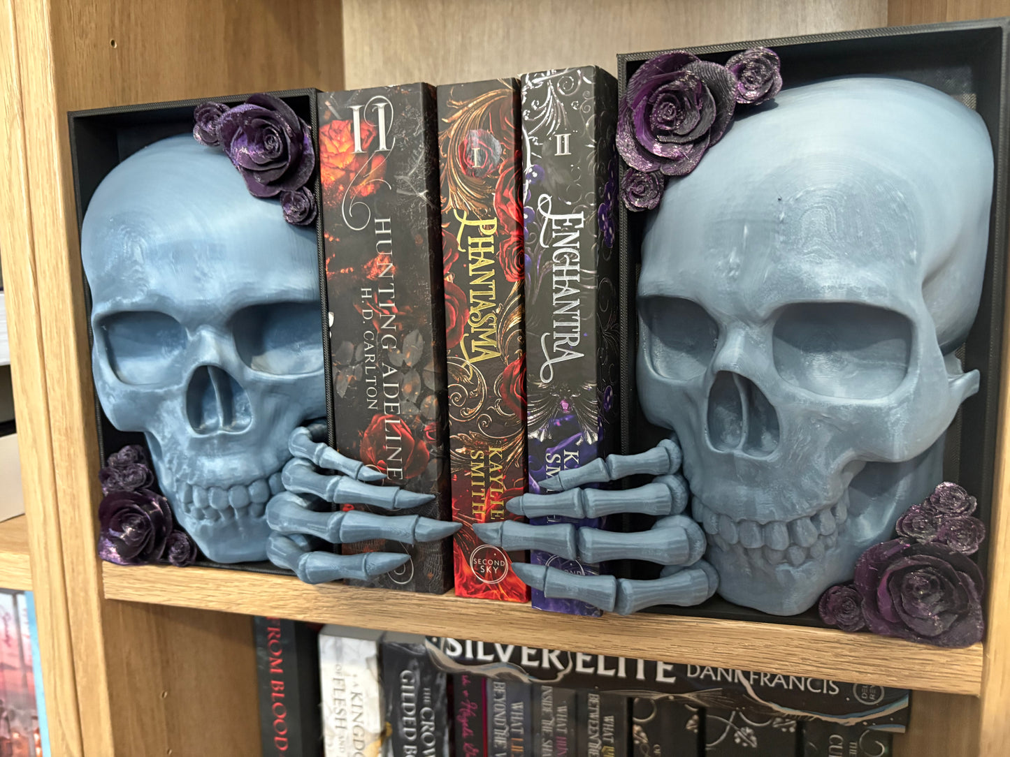 Dark Romance - 2x Greyish Blue Emerging Skull with Purple Glitter Roses