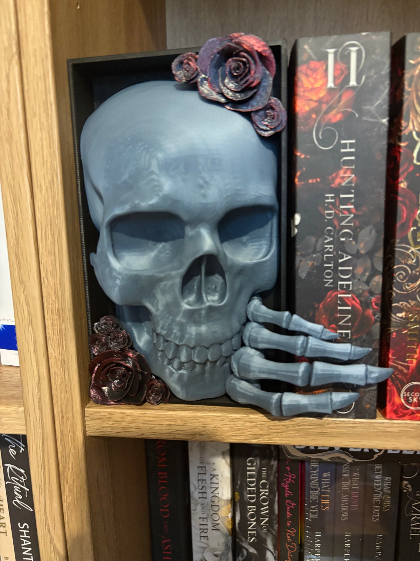 Dark Romance - Emerging Skull with 2 tone Red/Black Roses