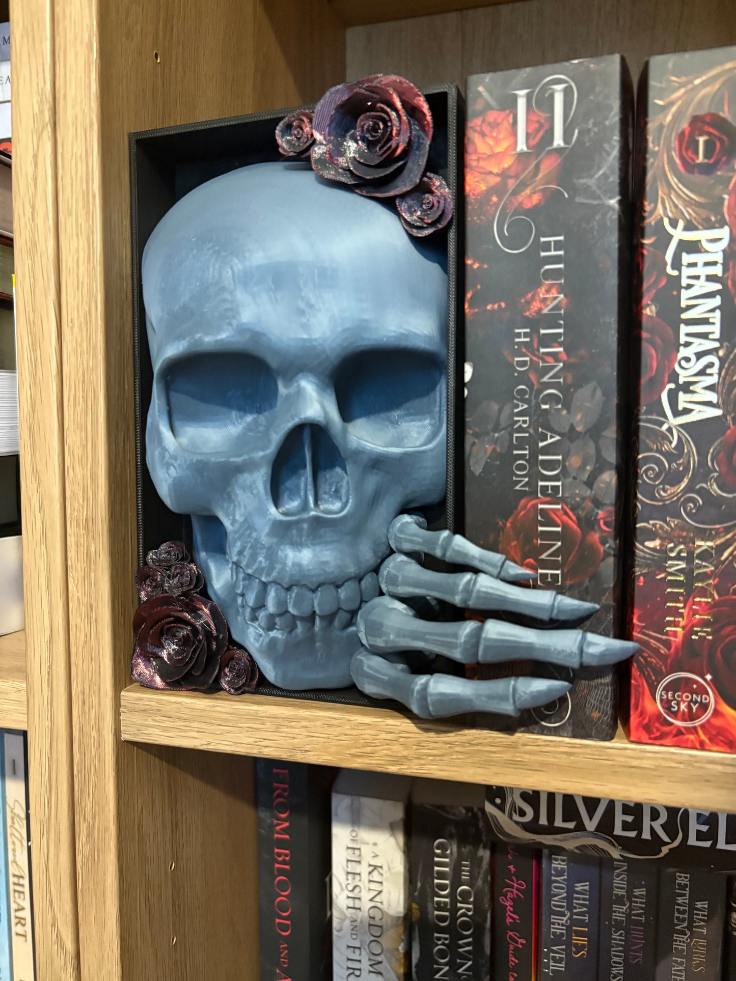 Dark Romance - Emerging Skull with 2 tone Red/Black Roses