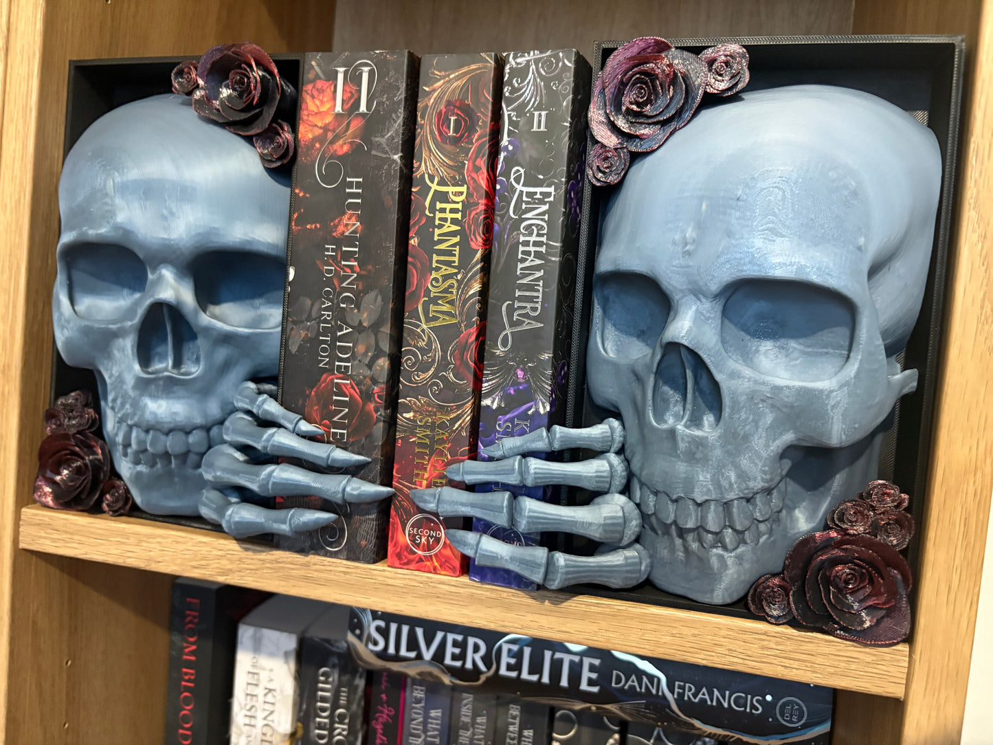 Dark Romance - 2x Greyish Blue Emerging Skull with 2 tone Red/Black Roses