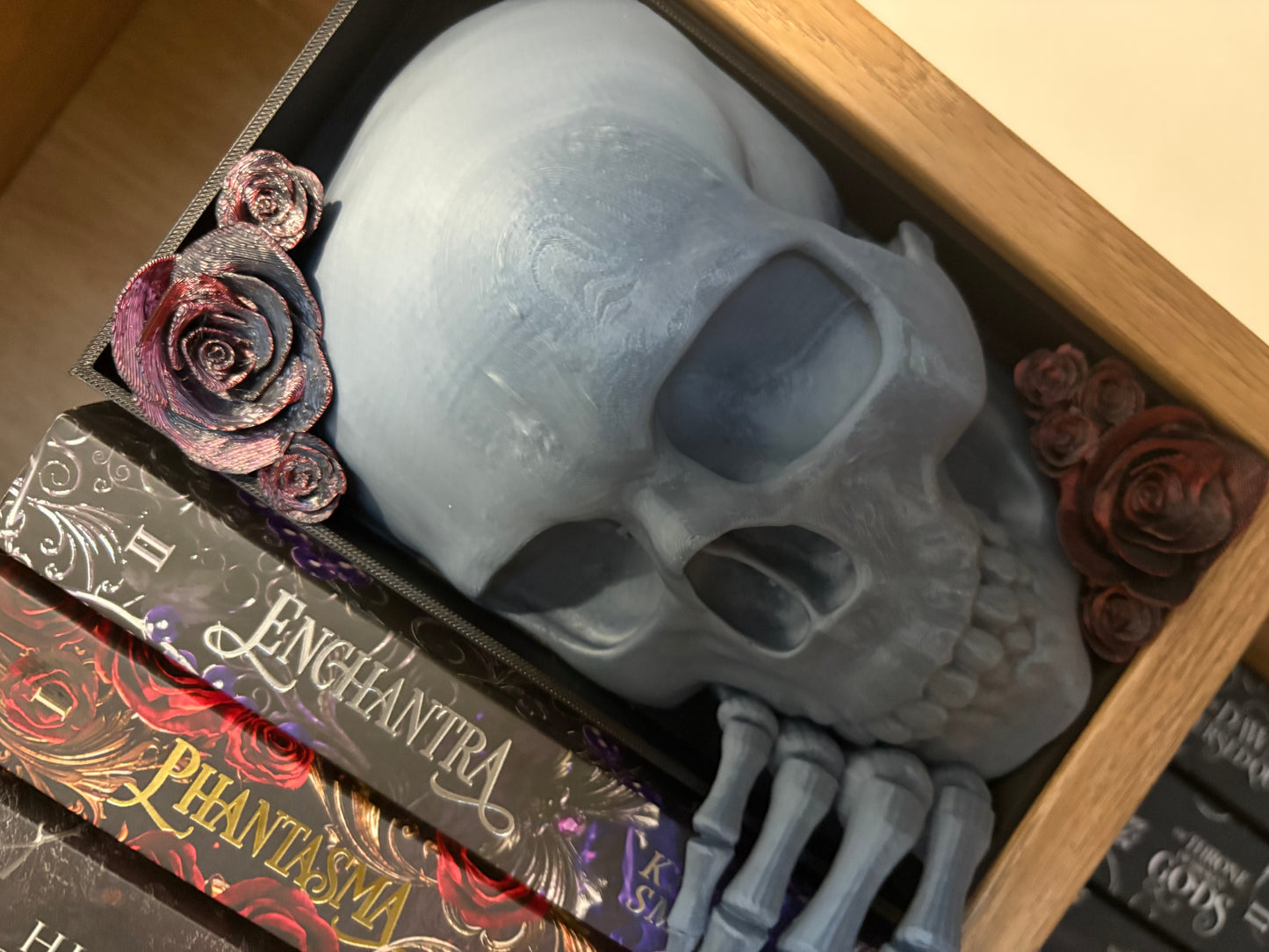 Dark Romance - Emerging Skull with 2 tone Red/Black Roses
